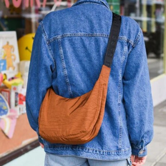 NWT Baggu Crescent Bag Medium - Brown - Picture 7 of 14